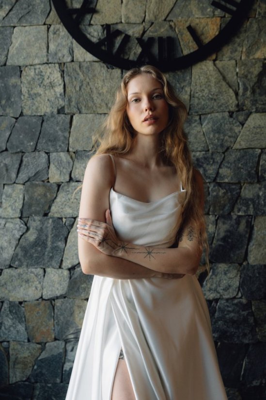 CHLOE - Farba šiat: Ivory, Veľkosť šiat: 40