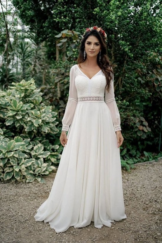 Elvíra - Farba šiat: Ivory, Veľkosť šiat: 38, Typ viazania: Šnurovačka