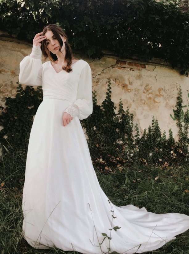 Darija - Farba šiat: Ivory, Veľkosť šiat: 40, Typ viazania: Šnurovačka