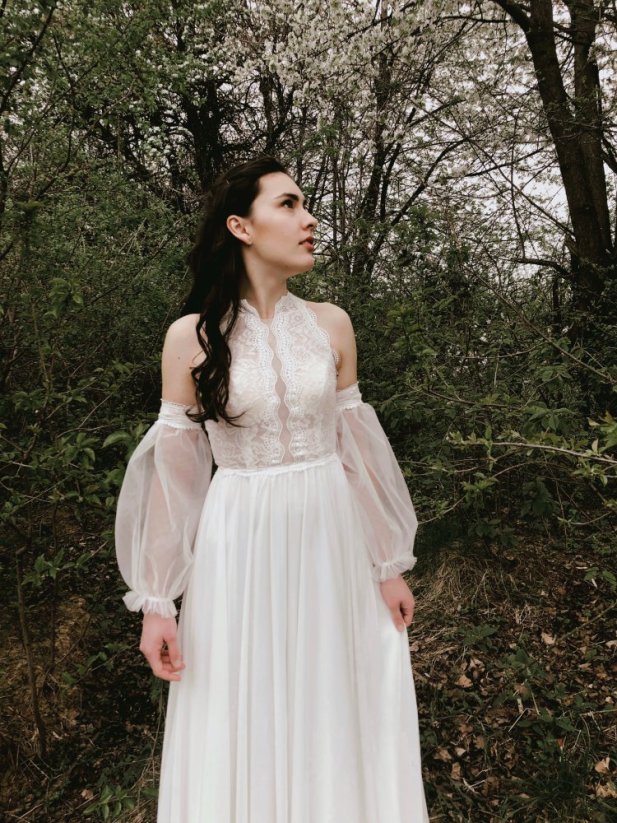 Ruth - Farba šiat: Ivory, Veľkosť šiat: 34, Typ viazania: Zips
