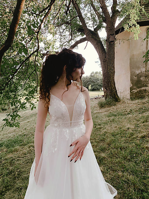 Emma - Farba šiat: Ivory, Veľkosť šiat: 36, Typ viazania: Zips