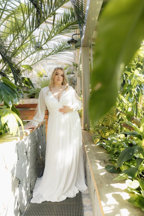 LÍVIA - Farba šiat: Ivory, Veľkosť šiat (PLUS SIZE): 46, Typ viazania: Šnurovačka