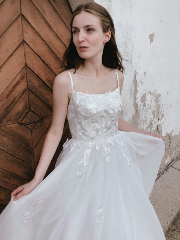 Aurélia - Farba šiat: Ivory, Veľkosť šiat: 38, Typ viazania: Šnurovačka