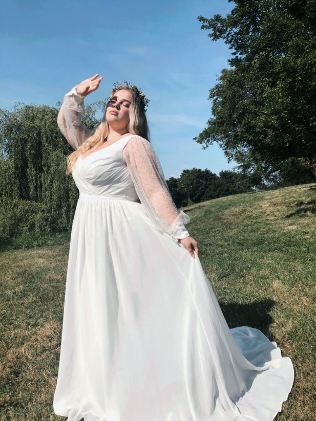 Miriam PLUS SIZE - Farba šiat: Ivory, Veľkosť šiat (PLUS SIZE): 46, Typ viazania: Šnurovačka