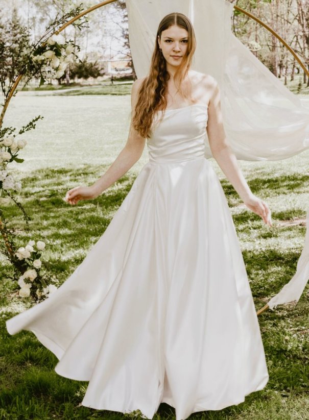 Chloe - Farba šiat: Ivory, Veľkosť šiat: 36