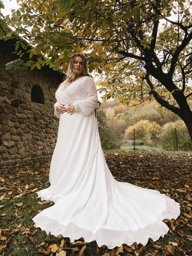 Darija PLUS SIZE - Farba šiat: Ivory, Veľkosť šiat (PLUS SIZE): 52, Typ viazania: Šnurovačka