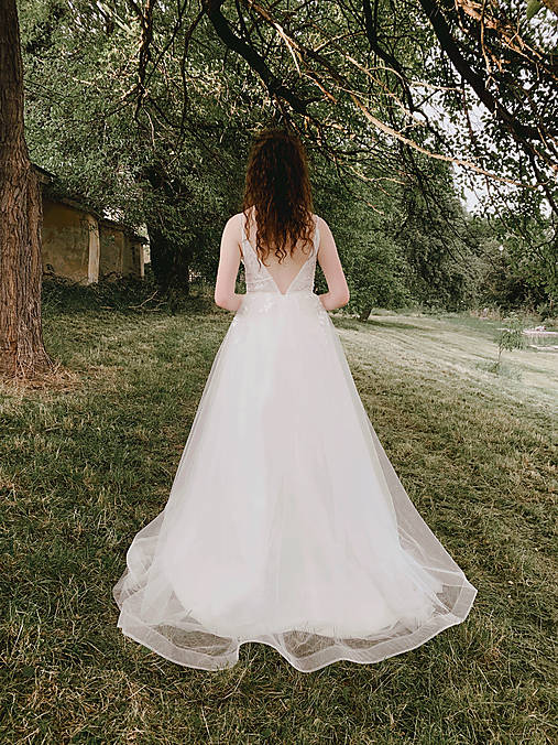 Emma - Farba šiat: Ivory, Veľkosť šiat: 32, Typ viazania: Zips