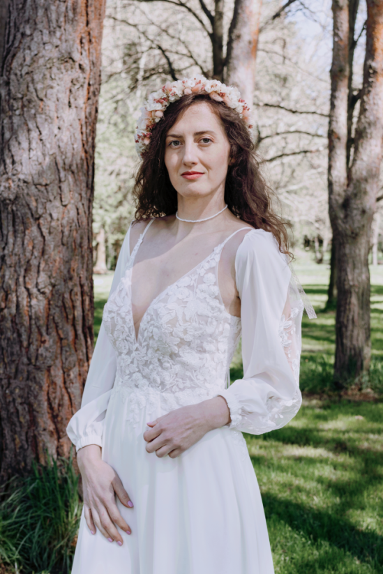 Laura - Farba šiat: Ivory, Veľkosť šiat: 36, Typ viazania: Šnurovačka