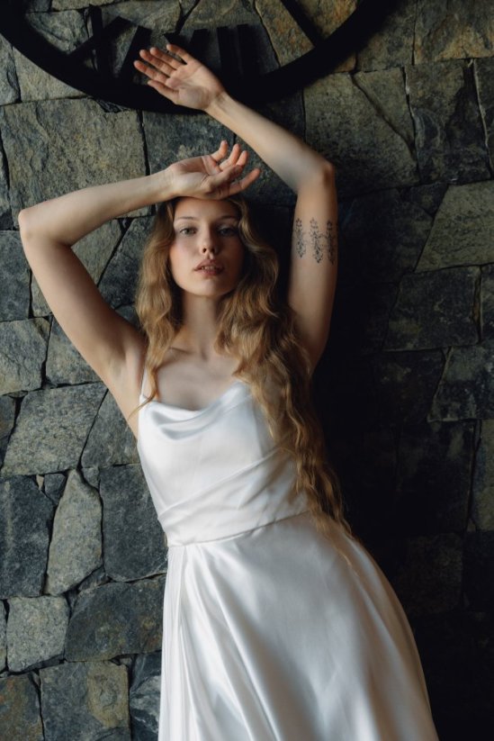 CHLOE - Farba šiat: Ivory, Veľkosť šiat: 40
