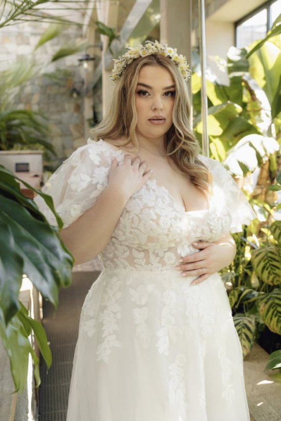 LUCIA IVORY