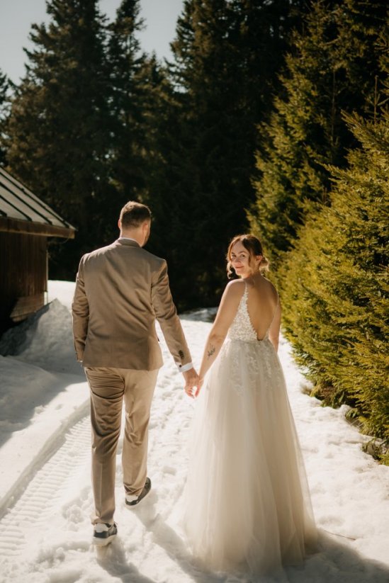 Anabela - Farba šiat: Ivory, Veľkosť šiat: 34, Typ viazania: Zips