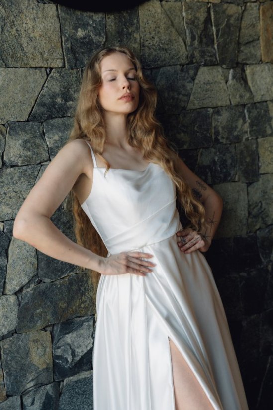 CHLOE - Farba šiat: Ivory, Veľkosť šiat: 40