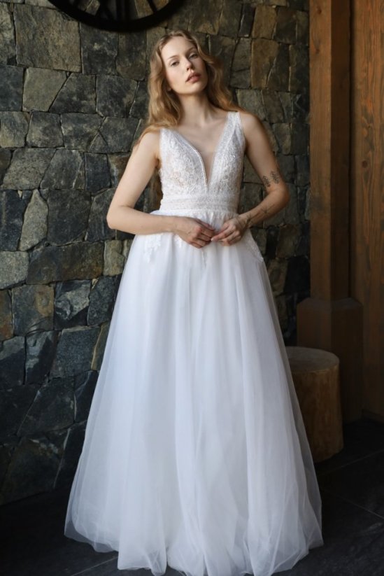 LESANA - Farba šiat: Ivory, Veľkosť šiat: 32, Typ viazania: Šnurovačka