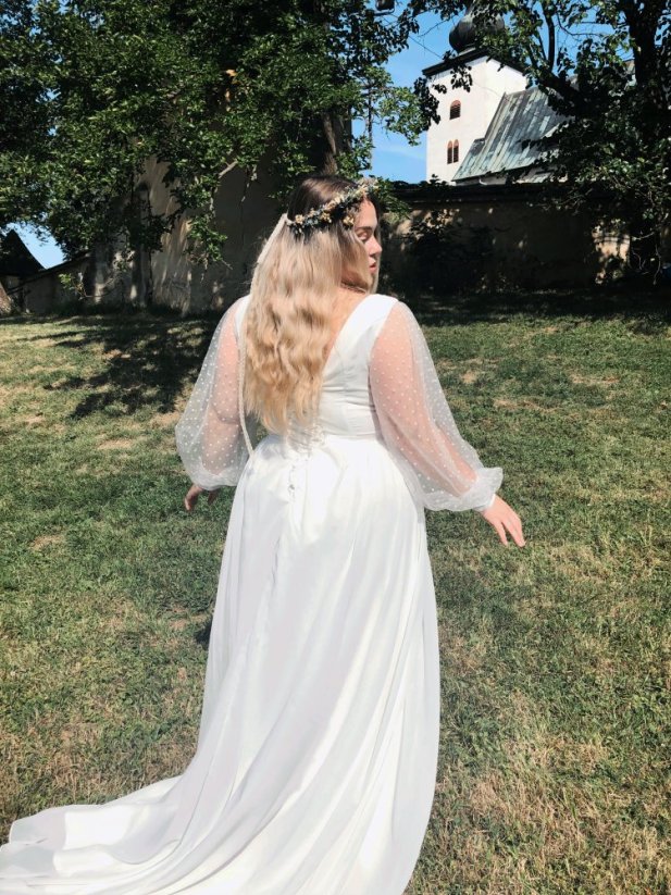 Miriam PLUS SIZE - Farba šiat: Ivory, Veľkosť šiat (PLUS SIZE): 46, Typ viazania: Šnurovačka