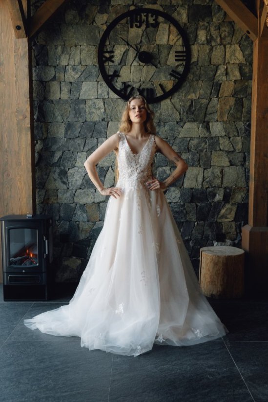 LIANA CHAMPAGNE - Farba šiat: Champagne, Veľkosť šiat: 34, Typ viazania: Šnurovačka
