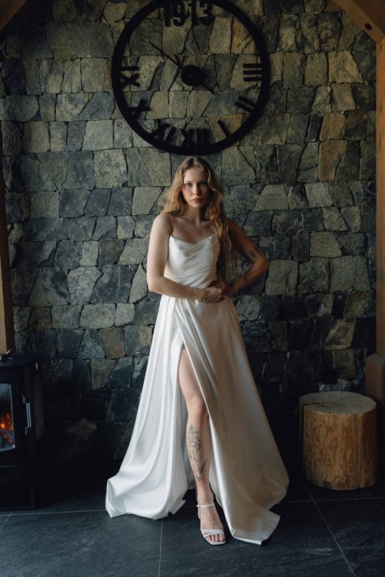 CHLOE - Farba šiat: Ivory, Veľkosť šiat: 40