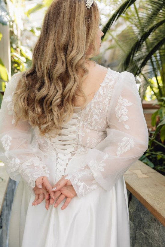 ANGELA - Farba šiat: Ivory, Veľkosť šiat (PLUS SIZE): 46, Typ viazania: Šnurovačka