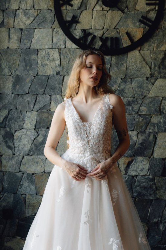 LIANA CHAMPAGNE - Farba šiat: Champagne, Veľkosť šiat: 34, Typ viazania: Šnurovačka