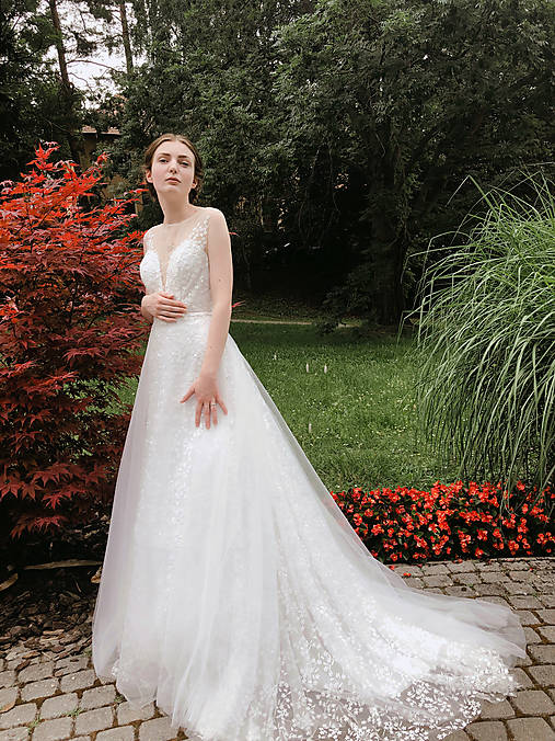 Sofia - Farba šiat: Ivory, Veľkosť šiat: 36, Typ viazania: Zips