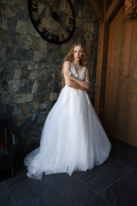 AMÉLIA - Farba šiat: Ivory, Veľkosť šiat: 34, Typ viazania: Šnurovačka