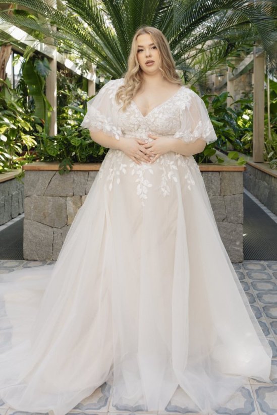 SASHA - Farba šiat: Champagne, Veľkosť šiat (PLUS SIZE): 50, Typ viazania: Šnurovačka