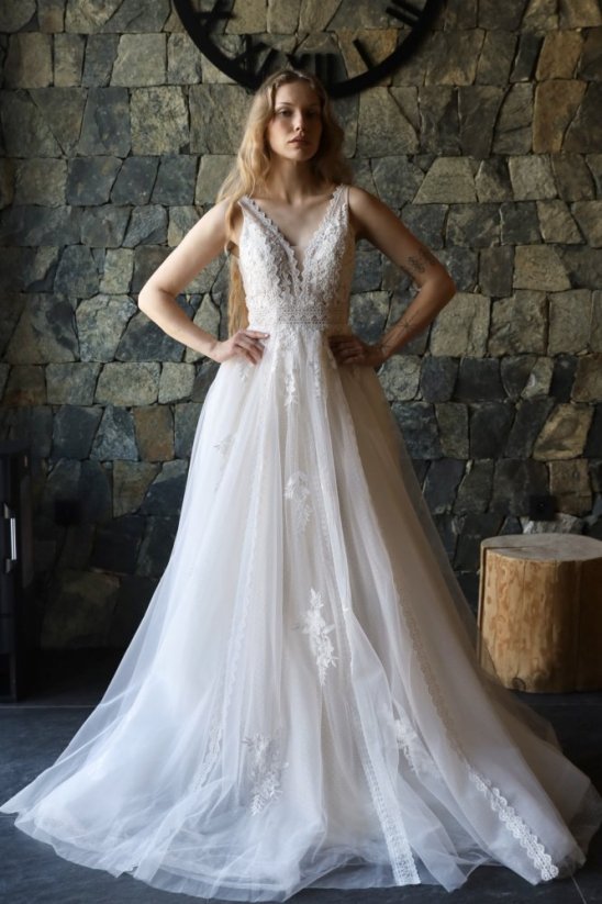 RUSALKA - Farba šiat: Champagne, Veľkosť šiat: 42, Typ viazania: Šnurovačka