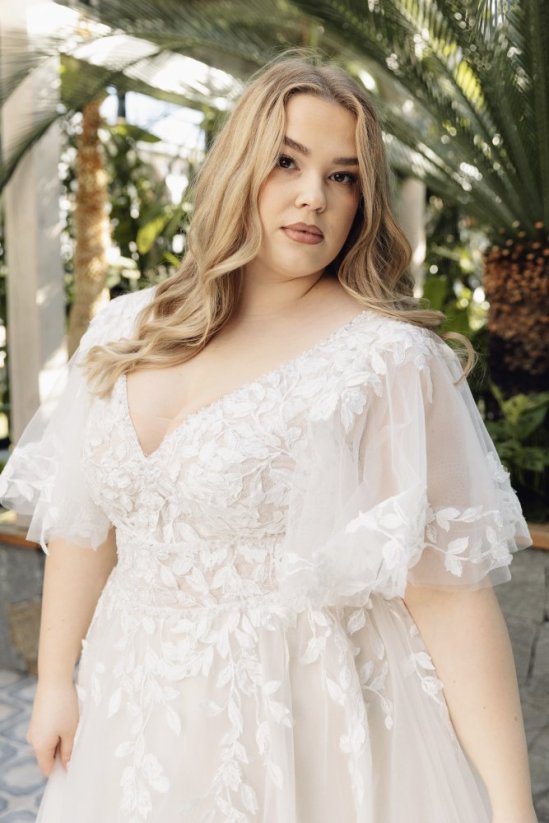 SASHA - Farba šiat: Champagne, Veľkosť šiat (PLUS SIZE): 50, Typ viazania: Šnurovačka