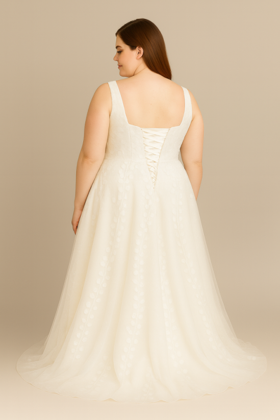 Novinka 5 - Farba šiat: Ivory, Veľkosť šiat (PLUS SIZE): 50, Typ viazania: Šnurovačka