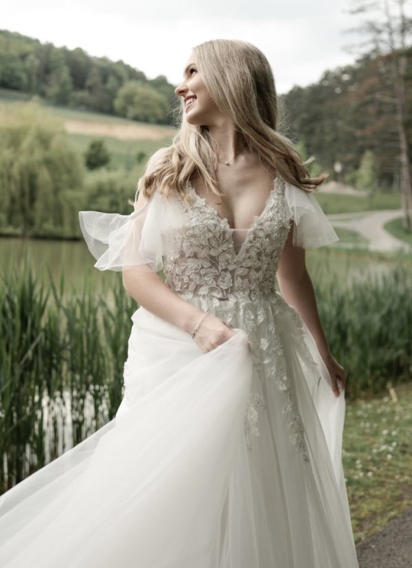 Adele - Farba šiat: Ivory, Veľkosť šiat: 36, Typ viazania: Zips