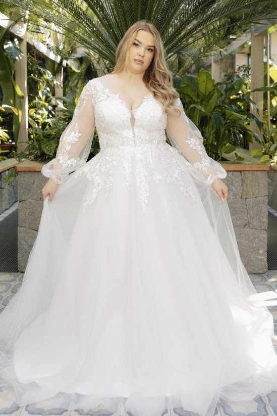 VIKTÓRIA - Farba šiat: Ivory, Veľkosť šiat (PLUS SIZE): 50, Typ viazania: Šnurovačka