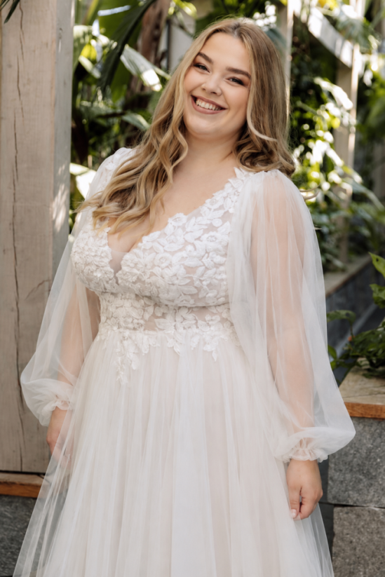 LAURA TYL - Farba šiat: Ivory, Veľkosť šiat: 44, Typ viazania: Šnurovačka