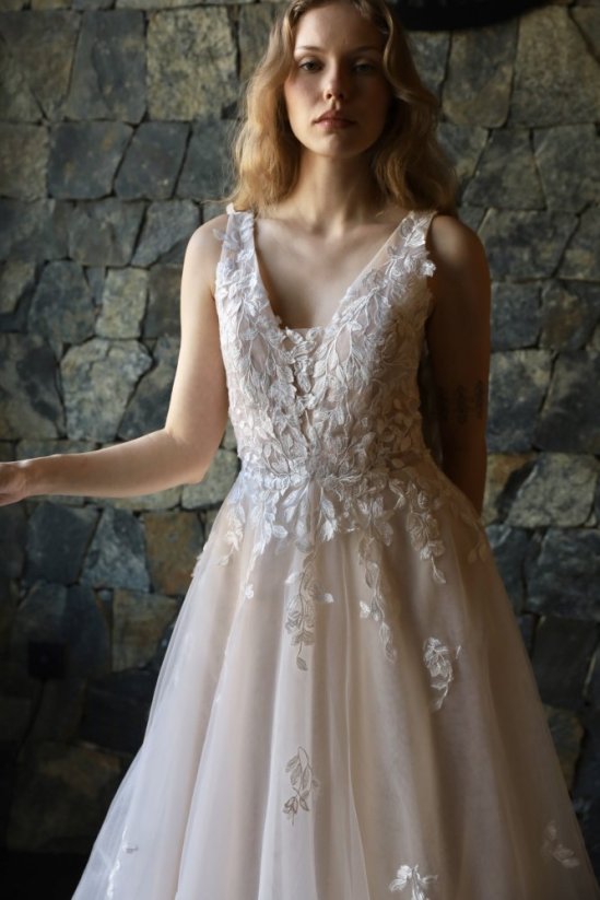 LIANA CHAMPAGNE - Farba šiat: Champagne, Veľkosť šiat: 42, Typ viazania: Šnurovačka