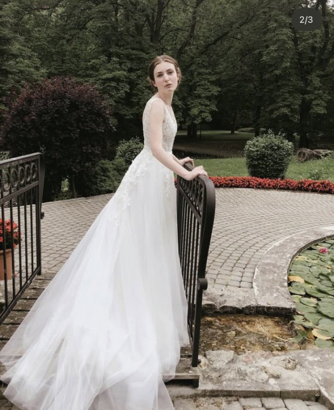 Amélia - Farba šiat: Ivory, Veľkosť šiat: 42, Typ viazania: Šnurovačka