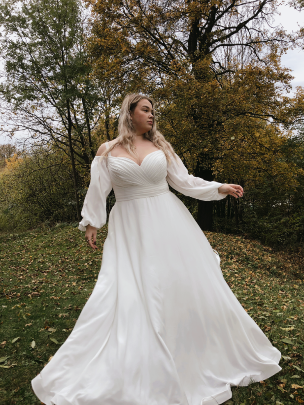 Valeria PLUS SIZE - Farba šiat: Ivory, Veľkosť šiat (PLUS SIZE): 50, Typ viazania: Šnurovačka