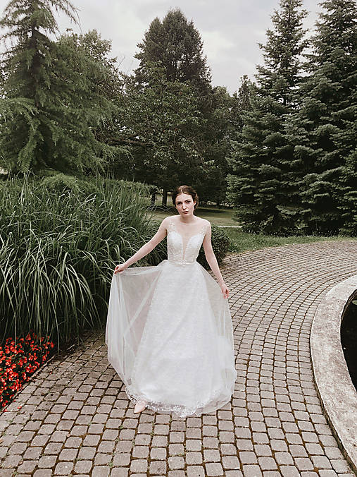 Sofia - Farba šiat: Ivory, Veľkosť šiat: 36, Typ viazania: Zips