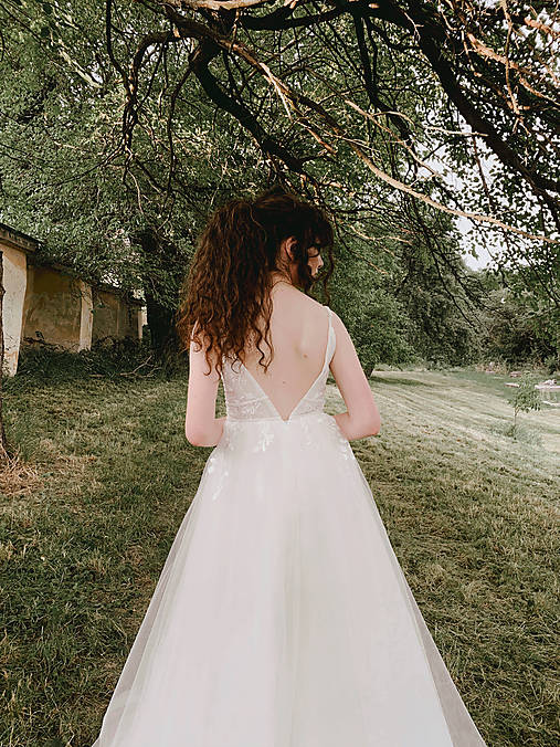Emma - Farba šiat: Ivory, Veľkosť šiat: 32, Typ viazania: Zips