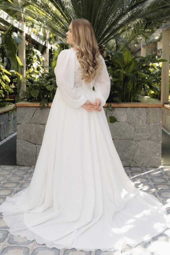 LAURA - Farba šiat: Ivory, Veľkosť šiat (PLUS SIZE): 48, Typ viazania: Šnurovačka